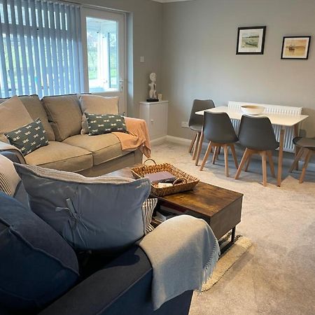 Lovely Flat Set In Parish Boundary Of Instow Apartment Bagian luar foto