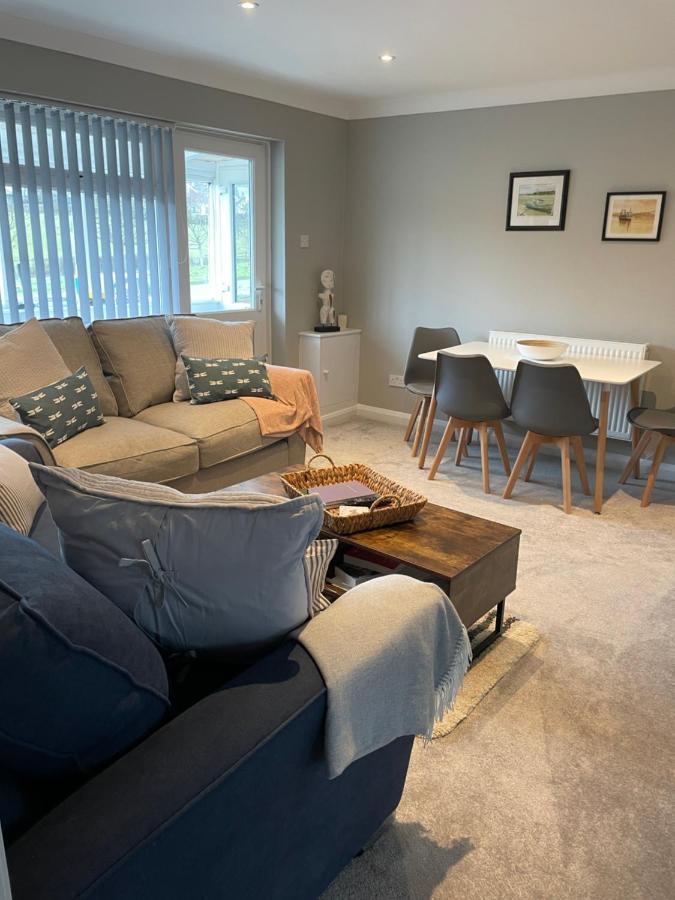 Lovely Flat Set In Parish Boundary Of Instow Apartment Bagian luar foto