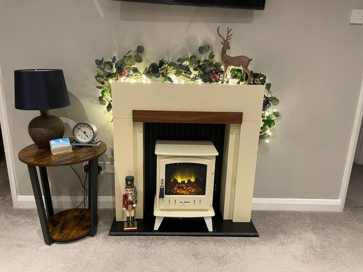 Lovely Flat Set In Parish Boundary Of Instow Apartment Bagian luar foto