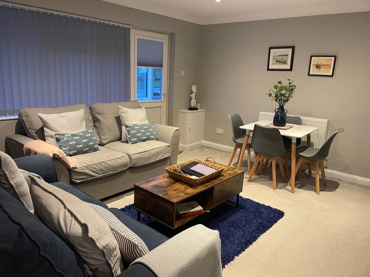 Lovely Flat Set In Parish Boundary Of Instow Apartment Bagian luar foto