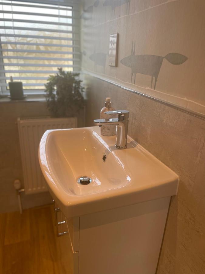 Lovely Flat Set In Parish Boundary Of Instow Apartment Bagian luar foto