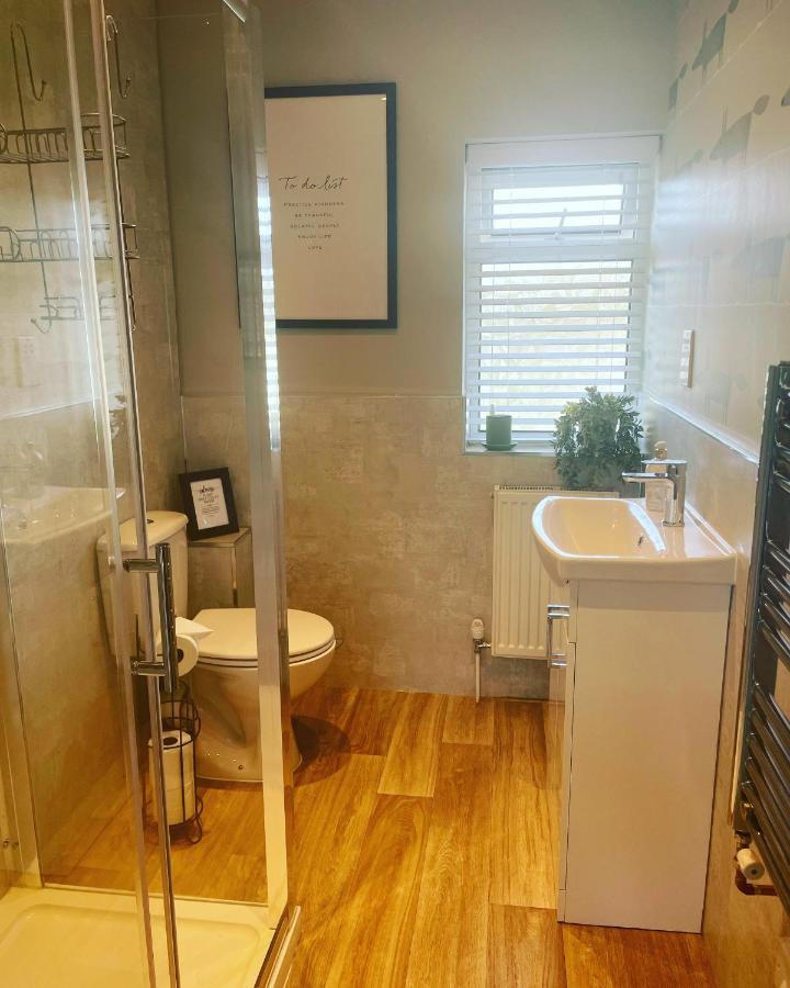 Lovely Flat Set In Parish Boundary Of Instow Apartment Bagian luar foto